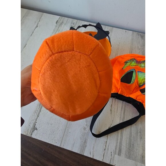 Pumpkin jack o lantern basket trick or treat Halloween decor plush iridescent - Picture 9 of 9